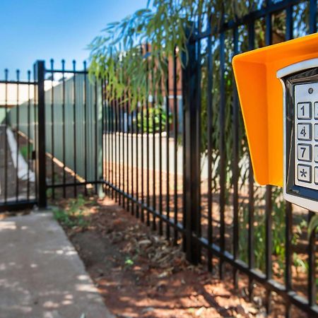 Hotel Ibis Styles Karratha Extérieur photo